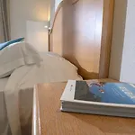 伊尔巴玛莉娜迪坎普酒店 公寓 *
